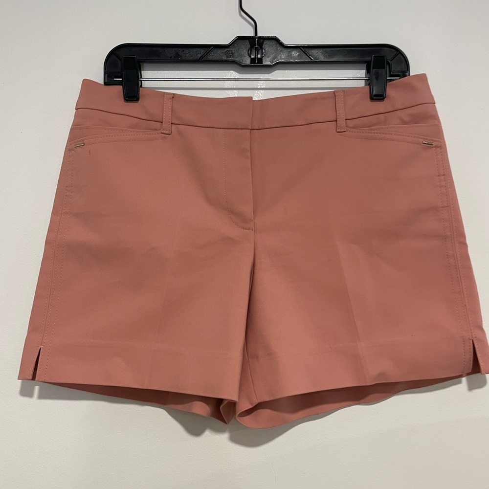 Women's Pink /salmon trouser short White House Black Market size 6 button front